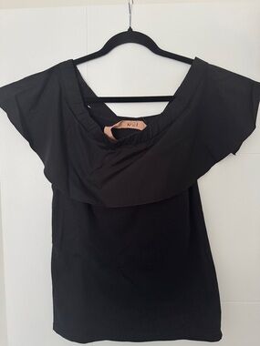 N°21 Black Off-Shoulder Ruffle Blouse